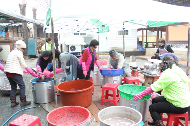 동지 맞이 팥죽 끓이기 울력 이모저모