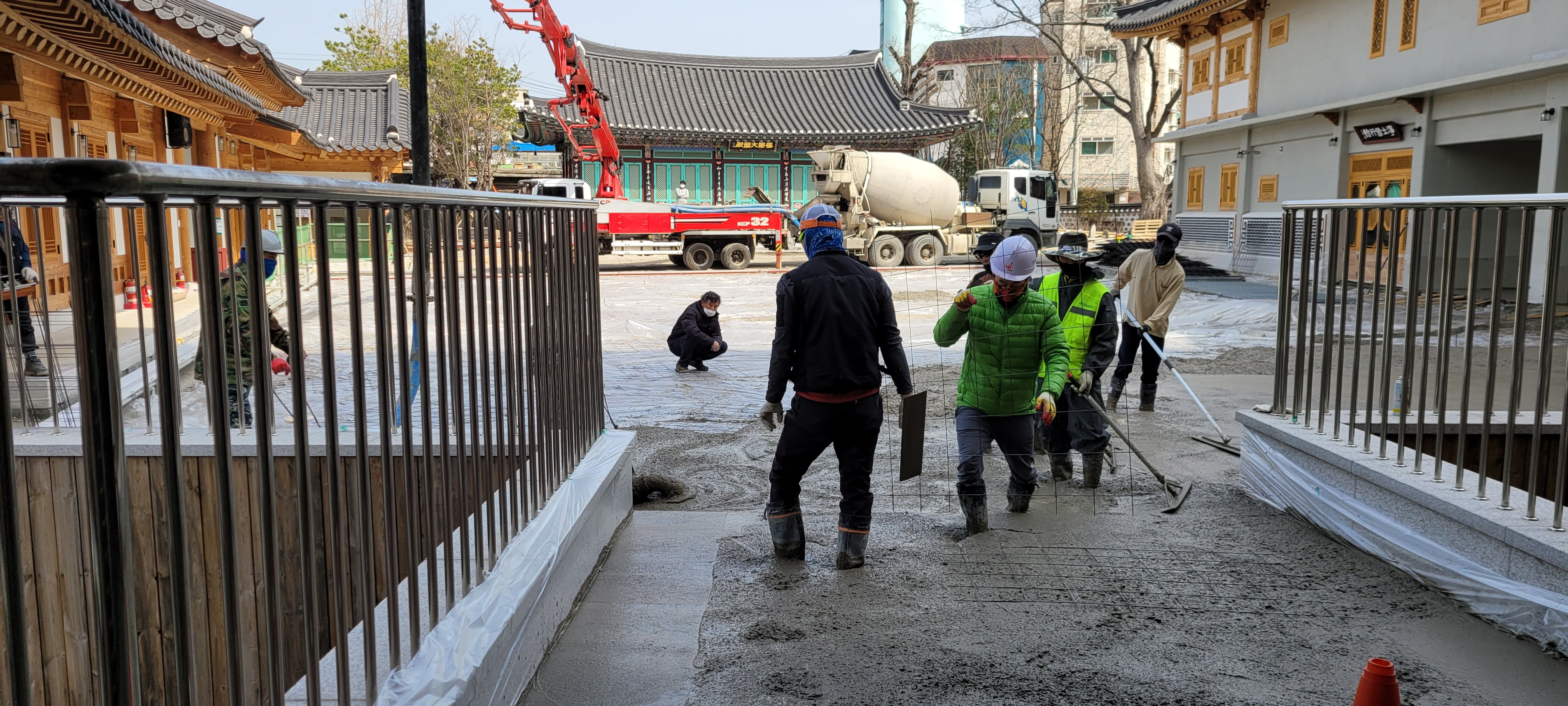 수원사 마당공사안내